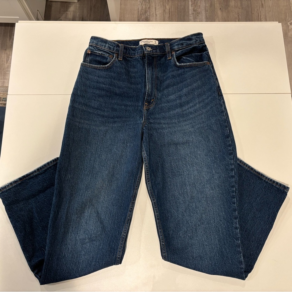 Abercrombie and Fitch ultra high rise 90s straight jean